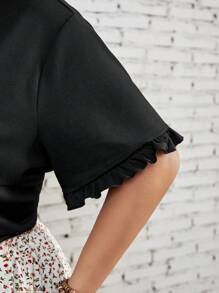 SHEIN CURVE+ Plus Solid Tee & Ditsy Floral Ruffle Hem Skirt - Multicolor - View 7