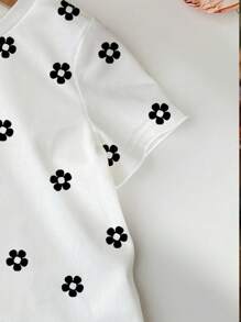 SHEIN Baby Girl Casual Polka Dot & Flower Print Short Sleeve Crew Neck Top, Suitable For Summer