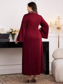 Modelyn Elegantes Kleid für Damen in Übergröße, einfarbig, Strass, Plisseekragen, lange Ärmel - Bordeaux - Übersicht 3