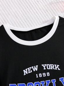 Women's Black Slim Fit T-Shirt With Brooklyn Letter Print, Fashionable Casual Minimalist Style, Suitable For Spring, Summer And Autumn, Pairs Well With Jeans For Casual Look