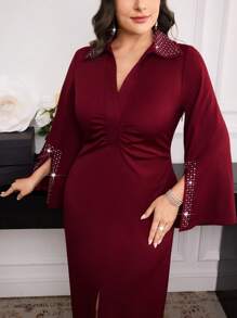 Modelyn Elegantes Kleid für Damen in Übergröße, einfarbig, Strass, Plisseekragen, lange Ärmel - Bordeaux - Übersicht 2