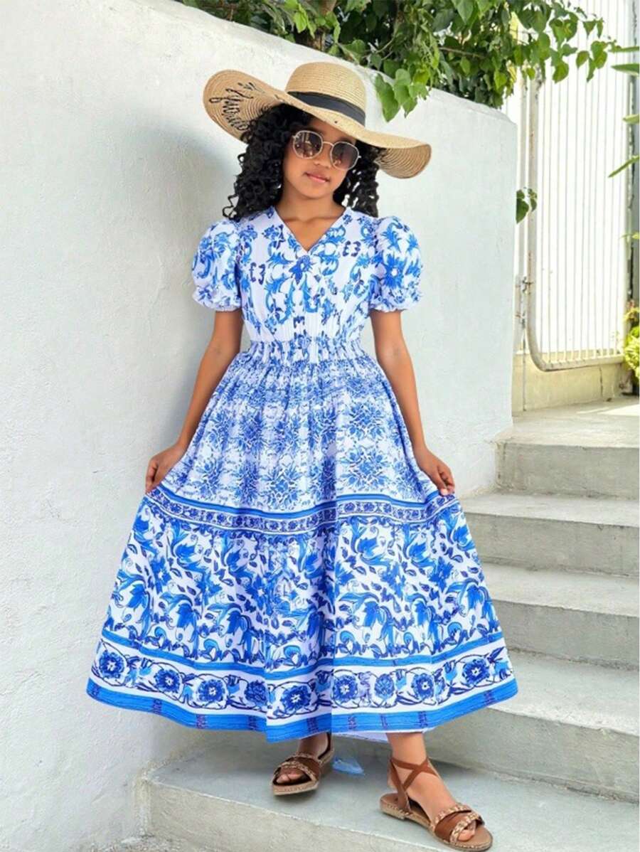 Tween Girl 数码花卉印花连衣裙，腰部褶皱，交叉领口，短袖，夏季优雅假日风格 - 藍色 - 查看 1