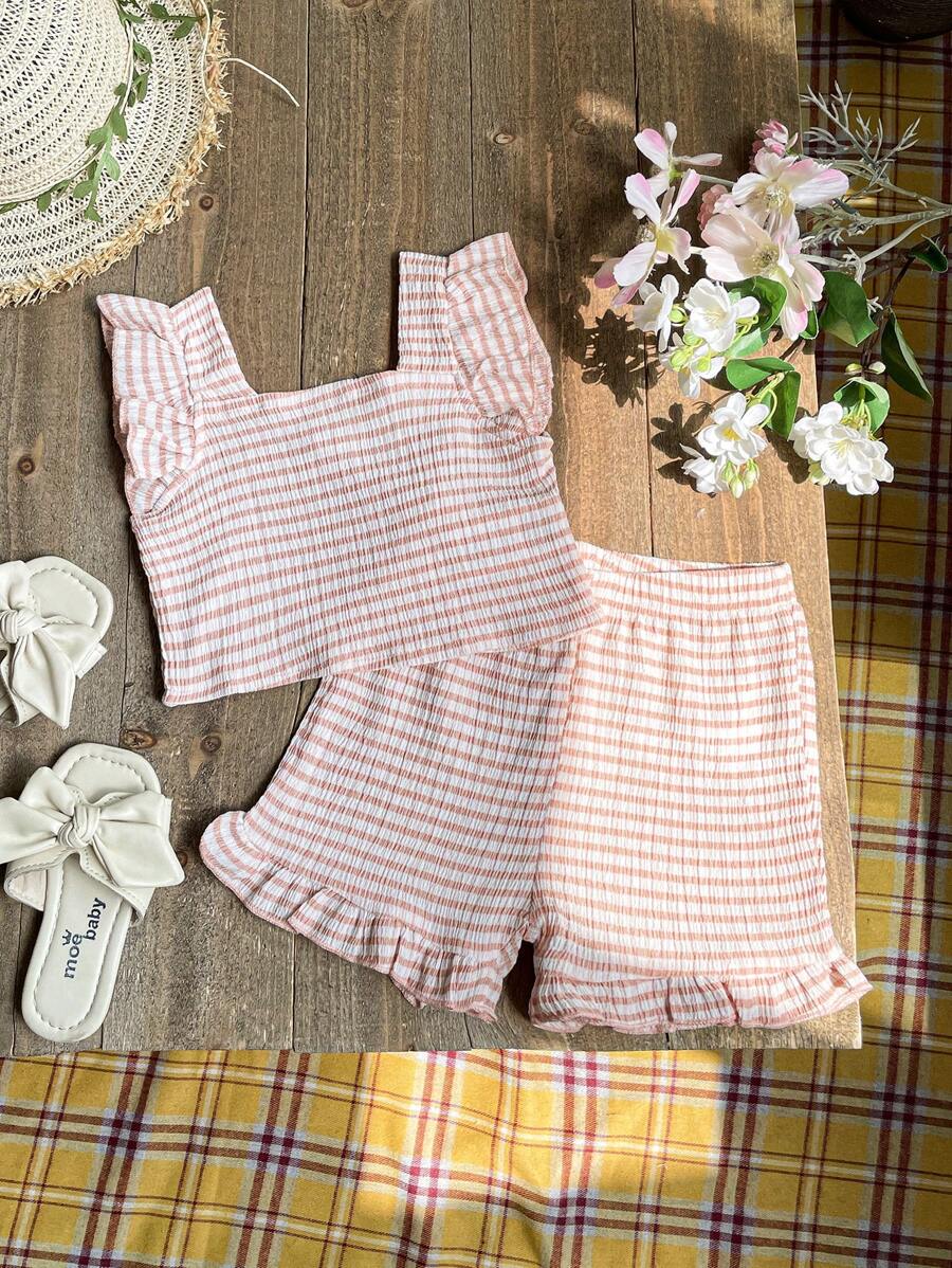Top De Rayas Para Niña Con Detalles De Volantes Y Pantaloncitos Con Dobladillos De Volantes