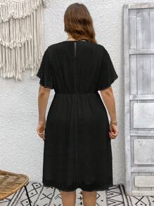 SHEIN Clasi 大尺碼女款黑色夏季優雅珍珠雪紡鏤空圓領短袖鬆緊腰內襯洋裝，適合日常穿著 - 黑色 - 查看 2