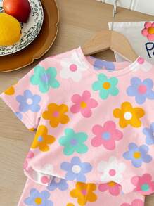 SHEIN Conjunto de camiseta de manga corta de cuello redondo y leggings con diseño floral lindo, estilo minimalista casual para niña bebé, apto para primavera/verano