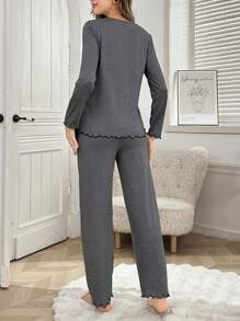 撞色荷叶边休闲字母印花女士睡衣套装，秋冬舒适优雅细节 - 深灰色 - 查看 2