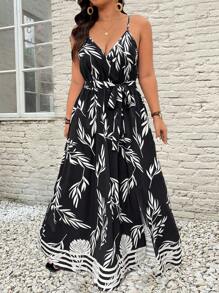 SHEIN Frenchy Abito estivo casual con spacco e cinturini, adatto per le vacanze al mare, disponibile in taglie comode