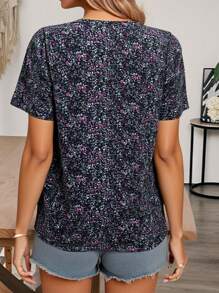 Vacation Casual Loose Fit V-Neck Ditsy Floral Short Sleeve T-Shirt - Black - View 2