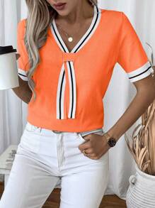 EMERY ROSE كنزة صوف نسائية قصيرة الأكمام بياقة على شكل حرف V، بتصميم بسيط وأنيق للارتداء الصيفي - لون برتقالي - مشاهدة 5