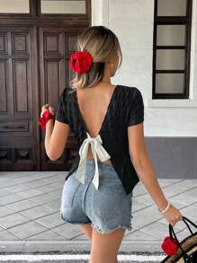 Serisse Damen Sommer Urlaub schwarzes lässiges T-Shirt mit Rücken-Schleifen-Schleife, rückenfreies Kurzarm T-Shirt Sommer Oberteile für Damen