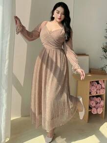 Dazy Plus 大码网纱亮面纱腰部收褶长款连衣裙，喇叭裙摆，适合春秋季节穿着，长袖，奢华舞会礼服，新年晚礼服