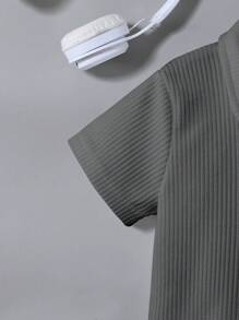 SHEIN 2 件装年轻男孩休闲罗纹针织半拉链上衣和短裤套装，百搭，适合夏季、户外、各种场合，简约舒适 - 淺灰色 - 查看 3