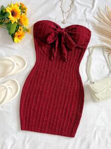 Soleia Robe tube ajustée blanche à taille nouée, texture asymétrique, style décontracté pour les vacances