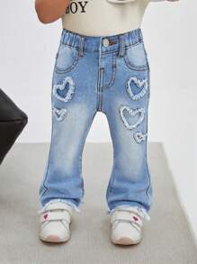 SHEIN بنطلون جينز أزرق مزين بكشكشة على شكل قلب مطاطي ضيق ذو قصة واسعة للأطفال البنات، ملابس صيفية وربيعية كاجوال للعطلات والأجواء الريفية والبوهيمية، للارتداء على الشاطئ، وملابس غربية كاجوال للبنات، لعطلة الربيع والمهرجانات الموسيقية ذات قصة جرس - أزرق فاتح - مشاهدة 2