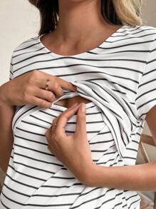 SHEIN Top de enfermería ajustada y cómoda con rayas