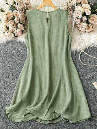 SHEIN Essnce 大码女装春夏时尚休闲舒适优雅日常百搭修身绿色纹理面料无袖短裙，波西米亚风女装，度假装，鼠尾草绿连衣裙，下午茶装，欧洲夏季，早午餐装