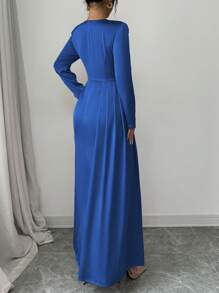 Elenzga Vestido largo de satén liso con hombro fruncido, manga larga, abertura lateral y diseño elegante para fiesta - Atuendo de mujer