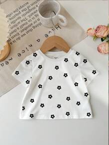 SHEIN Baby Girl Casual Polka Dot & Flower Print Short Sleeve Crew Neck Top, Suitable For Summer