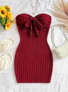 Soleia Robe tube ajustée blanche à taille nouée, texture asymétrique, style décontracté pour les vacances