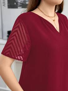 SHEIN Clasi 大码女式 V 领短袖直筒连衣裙 - 酒紅色 - 查看 6
