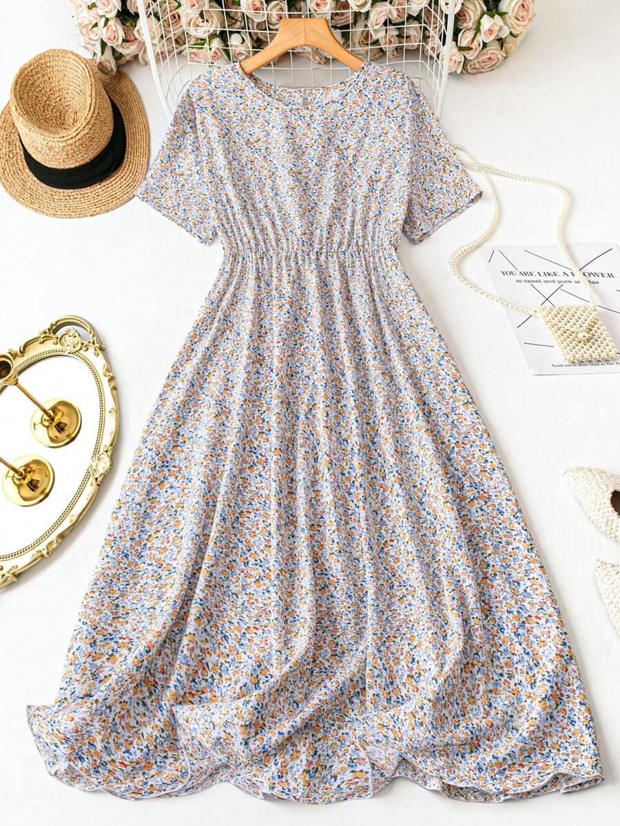 SHEIN LUNE Robe à imprimé floral élégante et décontractée pour femmes, toutes saisons, en tissu confortable. Col rond, manches courtes, taille élastique et ourlet évasé. Polyvalente, convient pour le travail, les voyages et les vacances. Tailles plus. Base blanche avec fleurs multicolores - Blanc - Voir 1