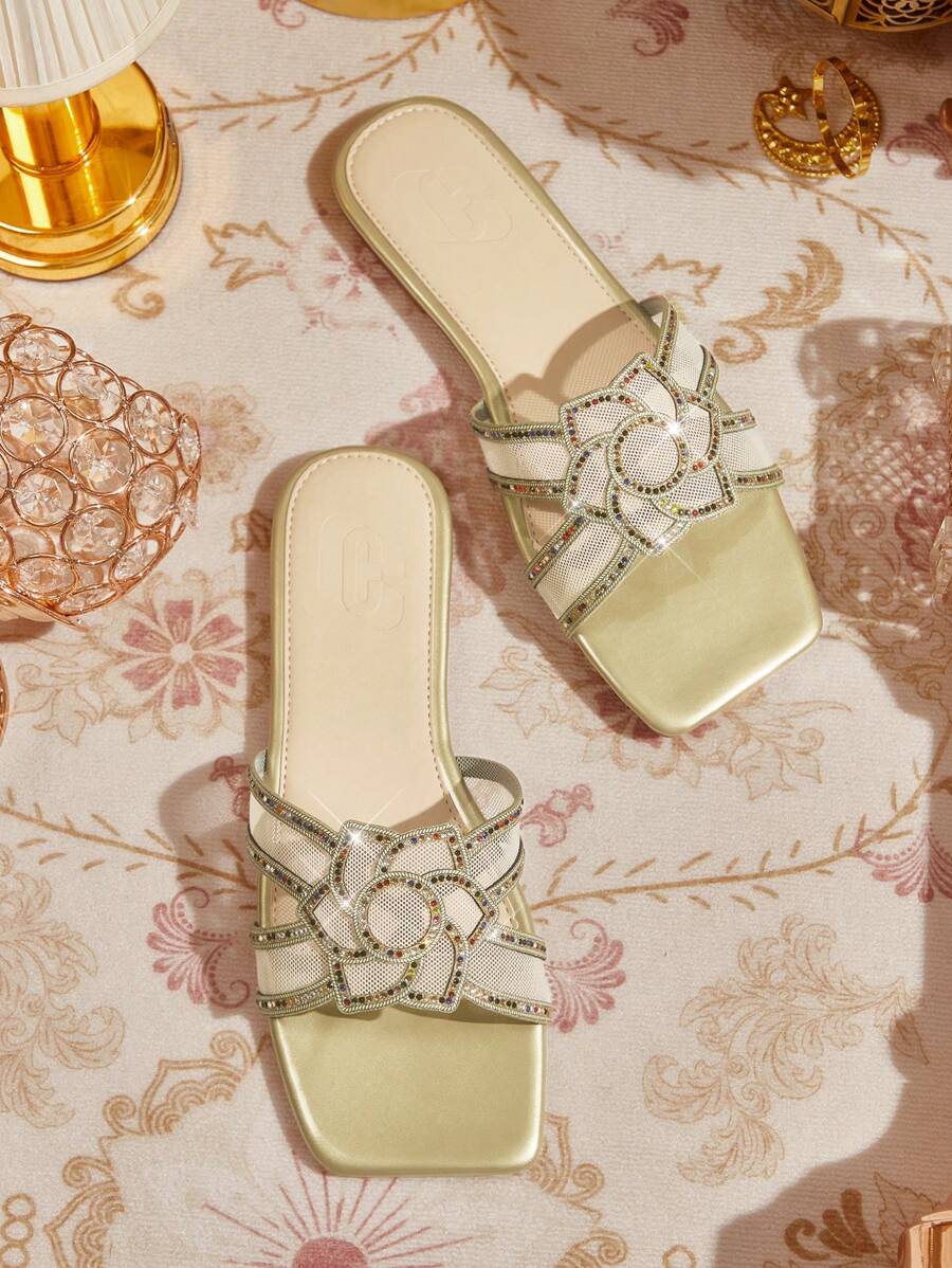 CUCCOO TILAWA 女士红色时尚金属扣平底凉鞋 - 金色 - 查看 1