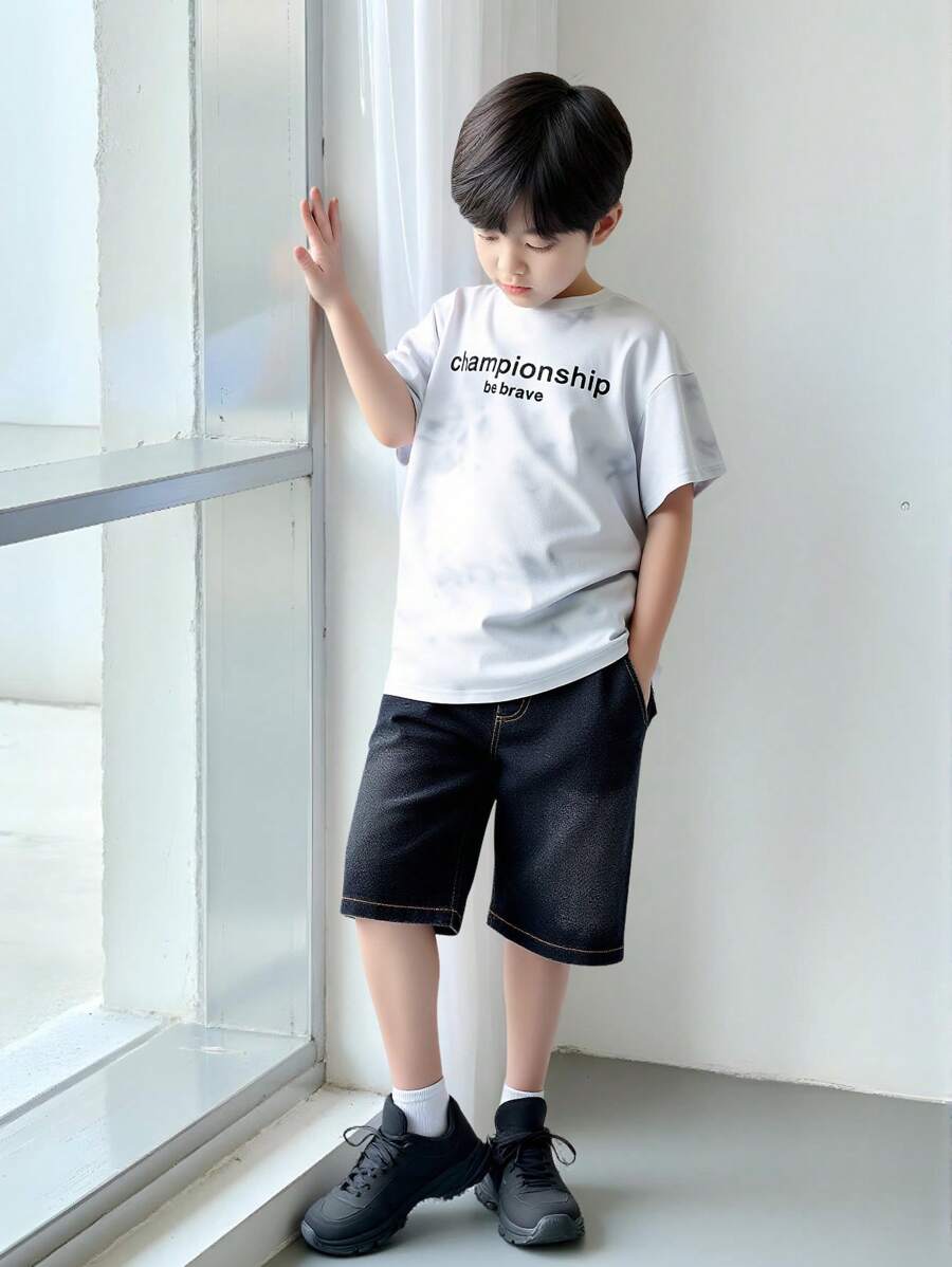 2 件套 Tween Boy 活力扎染字母印花圆领 T 恤和宽松牛仔裤套装，适合日常穿着、派对、音乐节、学校、度假 - 彩色 - 查看 1