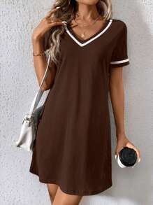 EMERY ROSE Váy dệt kim gân màu tương phản cổ chữ V giản dị thời trang - Màu Khaki - Xem 5