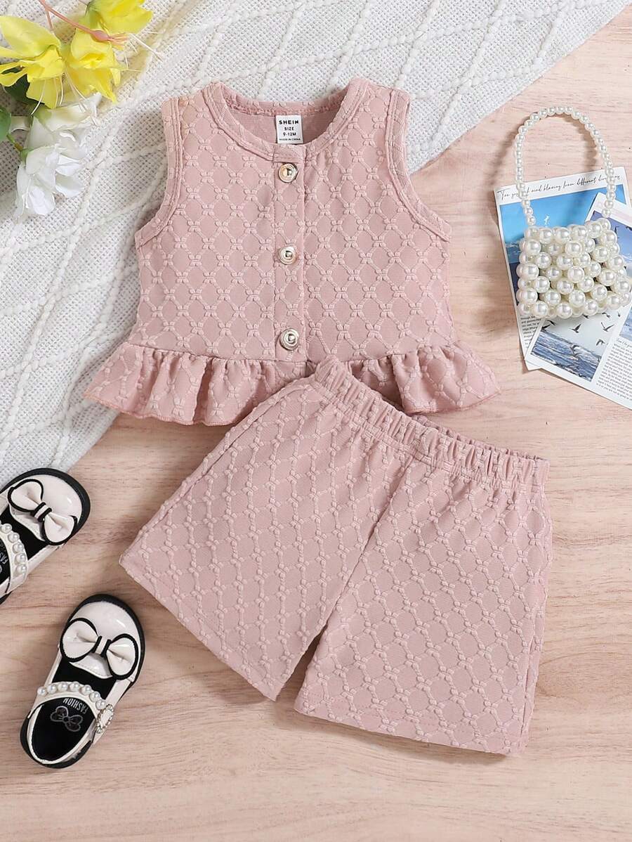 SHEIN 2件組女嬰可愛灰粉色夏季休閒套裝 荷葉邊圓領蝴蝶結裝飾鈕扣開襟上衣與短褲 親子度假穿搭 - 粉色 - 查看 1