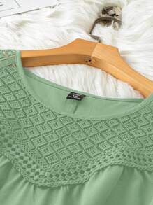 SHEIN LUNE 大码休闲纯色蕾丝拼布背心，适合夏季