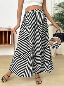 SHEIN 几何图案拼布印花 A 字裙 - 黑與白 - 查看 1