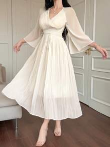 DAZY Women's Elegant Solid Color V-Neck Pleated Mid-Length Dress Elegant Sundress