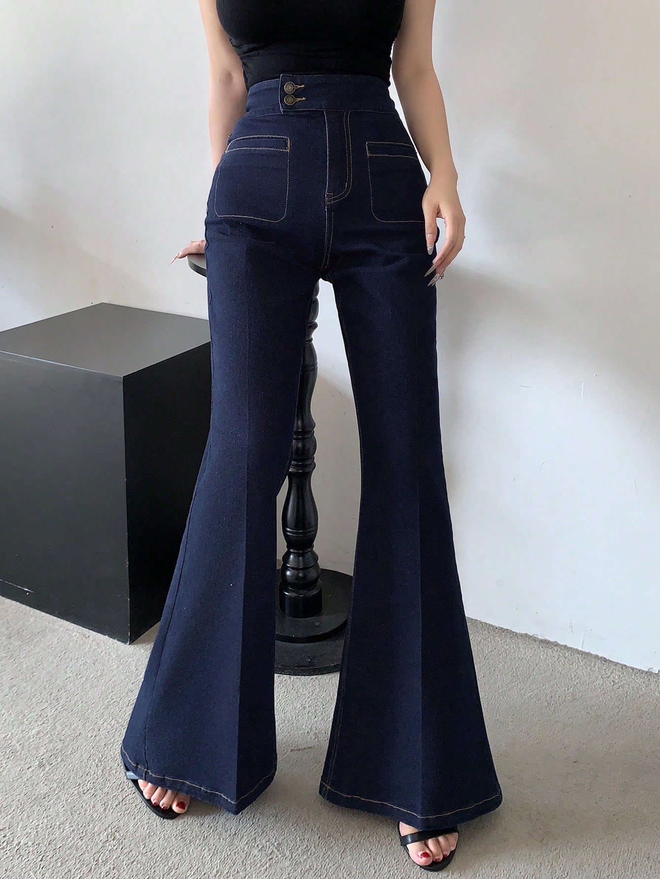 DAZY سراويل جينز مريحة وأنيقة ذات قدم مفرودة، تصمي...