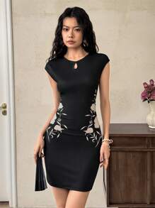 EastFlair 女士碎花镂空领口短袖修身时尚迷你连衣裙 - 黑色 - 查看 3