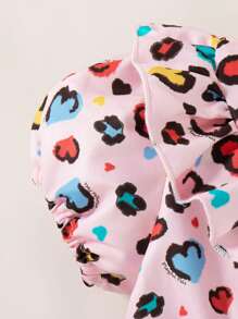 SHEIN Vestido con manga corta abullonada, parches y volantes con estampado de corazones para niña joven - Rosa - Ver 4