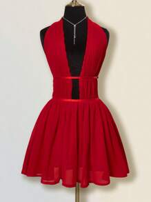 SHEIN ICON Robe de slip mini dos nu évasée surdimensionnée avec profond décolleté en V