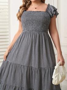 SHEIN Clasi Vestido de manga corta a rayas de talla grande en negro y blanco para vacaciones