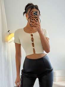 SHEIN ChicEase Áo thun nữ cổ tròn tay ngắn màu trơn thường ngày, thích hợp cho mùa hè, thiết kế khoét lỗ - Màu be - Xem 4