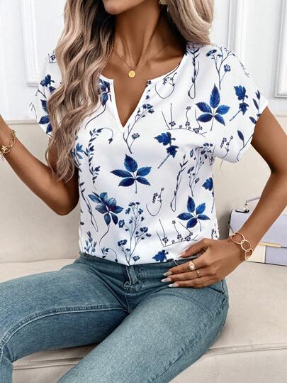 SHEIN Clasi Blommönster för kvinnor med rund hals, kortärmad lös Elegant casual skjorta, blå & vit