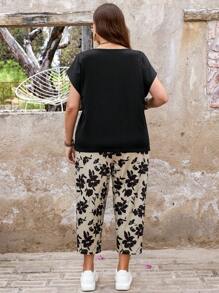 SHEIN LUNE 大码女装夏季黑色T恤+印花高腰九分裤两件套 - 彩色 - 查看 2