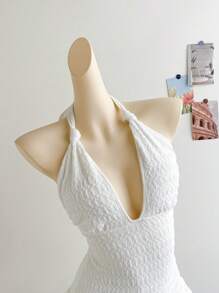 Soleia Damen Urlaubs-Strick-Knitterstoff-Romper mit tiefen V-Ausschnitt am Träger, gerüschtem Saum, geeignet für Party, Date, Nachmittags-Tee, Modemeile und Urlaubsoutfit am Strand