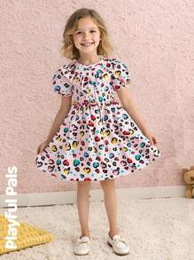 SHEIN Vestido con manga corta abullonada, parches y volantes con estampado de corazones para niña joven - Rosa - Ver 1