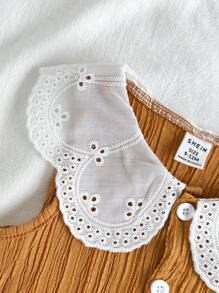 SHEIN Conjunto de verão para bebê menina com blusa elegante sem mangas com gola e laço, combinada com shorts casuais da moda. Ideal para usar em casa, em momentos de lazer, atividades ao ar livre e encontros com amigos. - Castanho - Ver 12