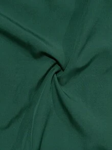 Manfinity Mode Męska, modna, casualowa, biznesowa koszula z długim rękawem i stójką, zapinana na guziki w jednolitym kolorze. Koszula formalna, męska, jednokolorowa. Nadaje się do noszenia na co dzień, do pracy, na wyjścia i imprezy. Można ją nosić ze spodniami garniturowymi lub garniturami na przyjęcia, wesela i podróże poślubne. Nadaje się na prezent dla synów, mężów, chłopaków, ojców, na jesień.