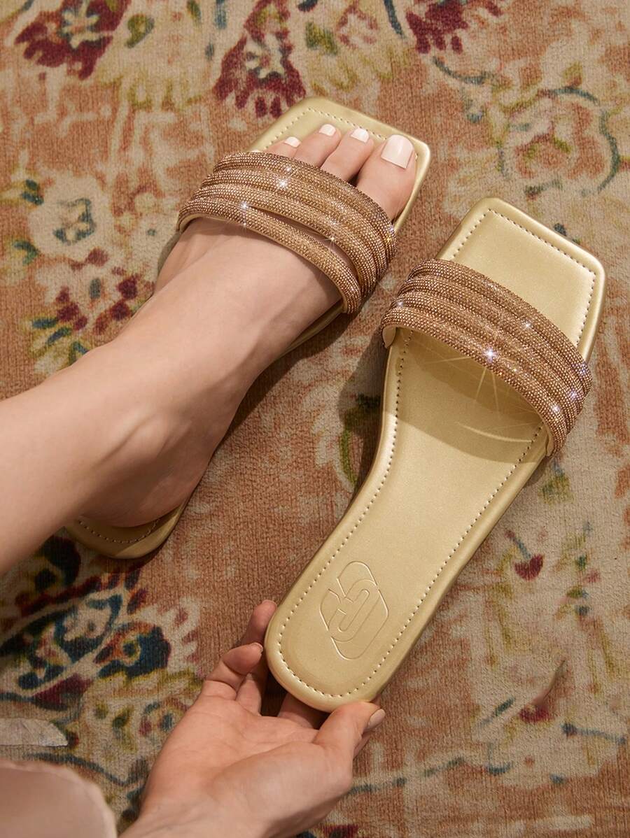 CUCCOO TILAWA Women's Red Fashion Metal Buckle Flat Sandals - Gold - View 1