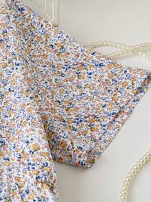 SHEIN LUNE Robe à imprimé floral élégante et décontractée pour femmes, toutes saisons, en tissu confortable. Col rond, manches courtes, taille élastique et ourlet évasé. Polyvalente, convient pour le travail, les voyages et les vacances. Tailles plus. Base blanche avec fleurs multicolores - Blanc - Voir 5