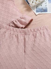 SHEIN 2件組女嬰可愛灰粉色夏季休閒套裝 荷葉邊圓領蝴蝶結裝飾鈕扣開襟上衣與短褲 親子度假穿搭 - 粉色 - 查看 4