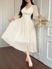 DAZY Women's Elegant Solid Color V-Neck Pleated Mid-Length Dress Elegant Sundress
