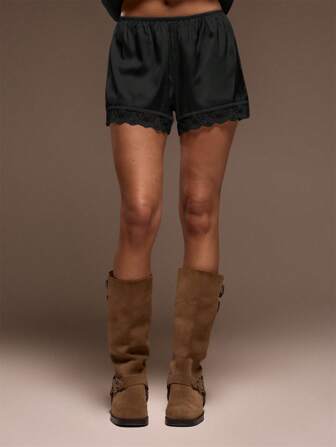 MUSERA Shorts de cetim elástico com detalhes em renda, estilo boho para férias de verão, perfeitos para o outono e inverno. Elegantes e charmosos.