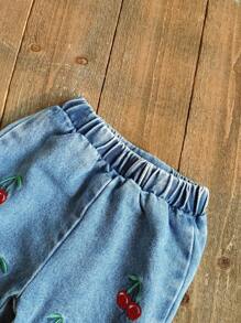 SHEIN Vintaside Kids 2pcs/Set Baby Girls Outfit, Includes Red Round Neck Cap Sleeve Top And Cherry Embroidered Denim Pants, Sweet Style, Versatile For Everyday Wear, Outdoor Play, Indoor Comfort And Casual Gathering